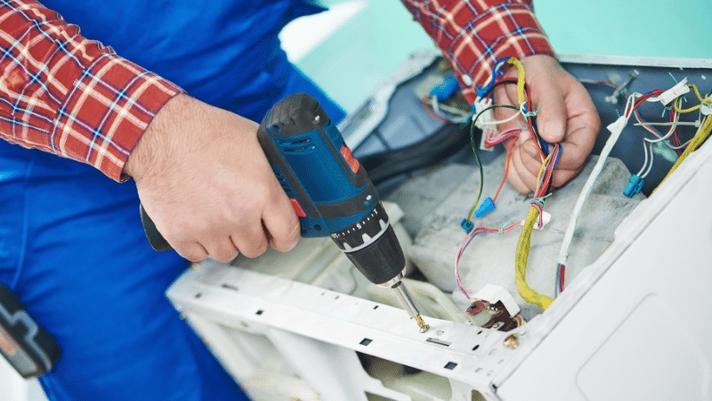 Karabağlar Eminçelik Eminçelik çamaşır makinesi kart tamiri – Su almama arızası orijinal parça ile giderildi. - Teknik servis örneği